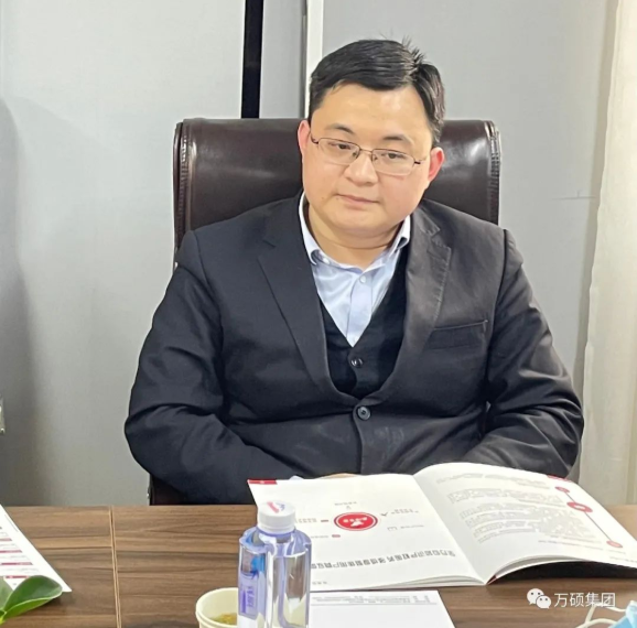 宿州市埇桥区副区长左黄奇，埇桥区科技局局长祁传银，生产力促进中心主任叶雪柏等领导来万硕集团调研指导