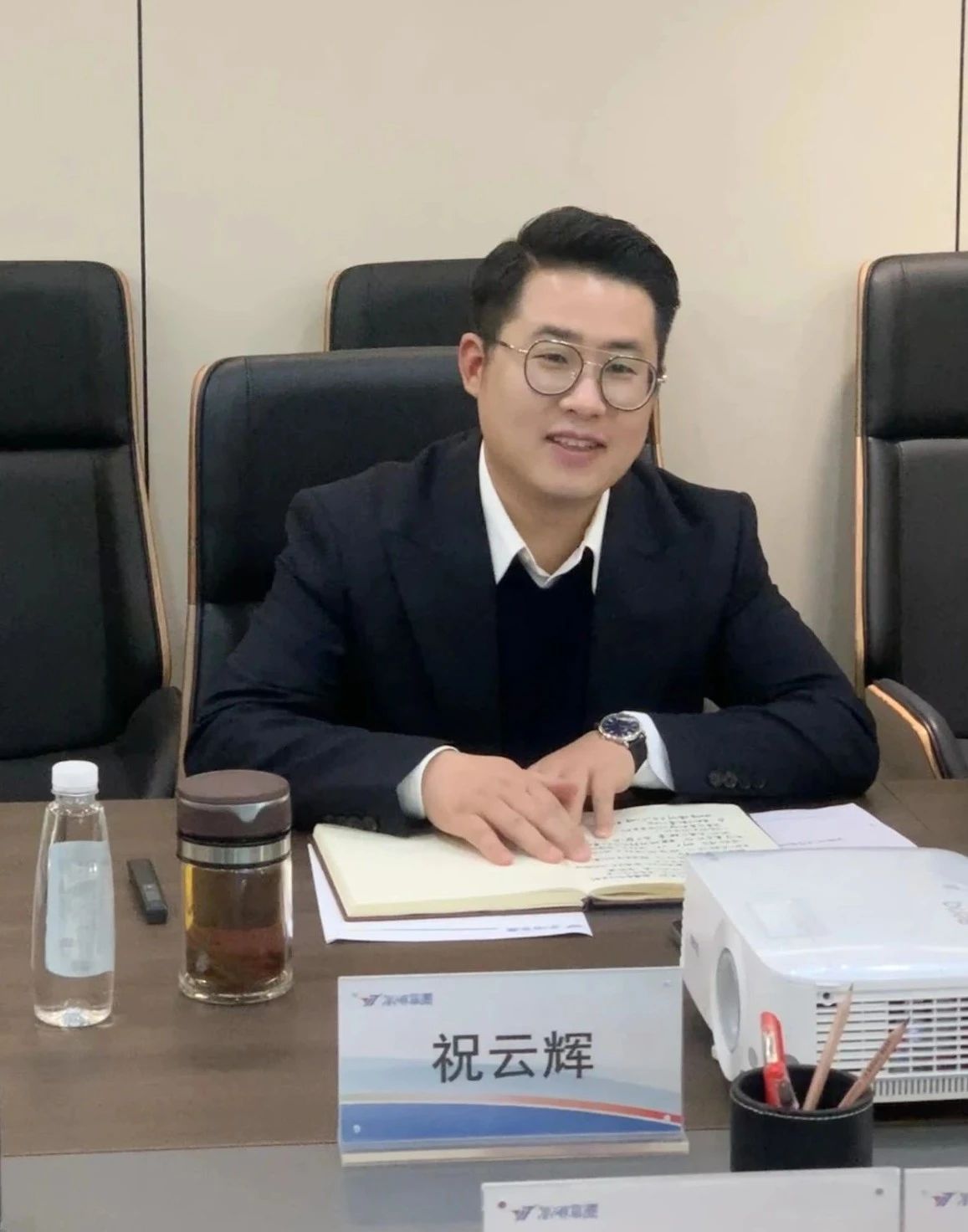 徐州高新区科技局、中徐矿山安全技术转移交易公司各位领导莅临万硕集团洽谈合作