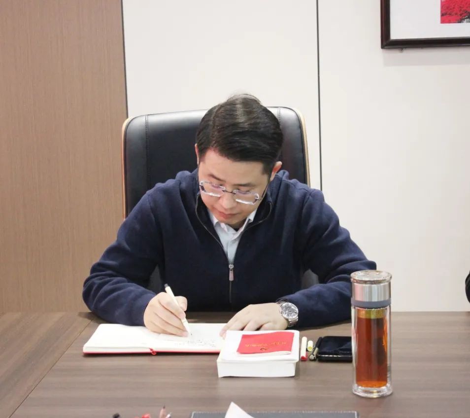 党员活动日 | 宿州市委网信办副主任吴良栋莅临万硕集团作“深入学习贯彻习近平新时代中国特色社会主义思想”主题教育专题党课 党员活动日 | 宿州市委网信办副主任吴良栋莅临万硕集团作“深入学习贯彻习近平新时代中国特色社会主义思想”主题教育专题党课