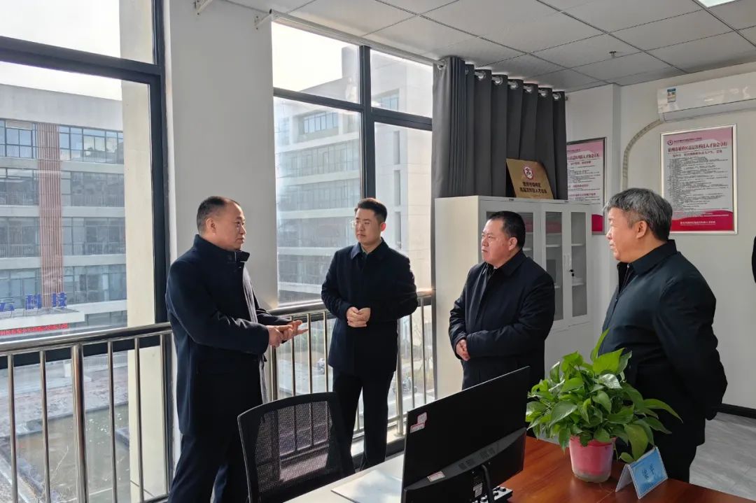宿州市埇桥区政协主席武静莅临安徽万硕科技产业(集团)有限公司调研指导并对埇桥区高层次科技人才协会工作开展情况进行调研 宿州市埇桥区政协主席武静莅临安徽万硕科技产业(集团)有限公司调研指导并对埇桥区高层次科技人才协会工作开展情况进行调研